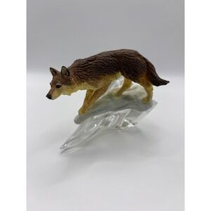 Franklin Mint Wolf Figurine on Clear Crystal Style Base Wildlife Sculpture TFM
